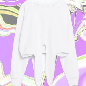 Sweatshirt with front knot